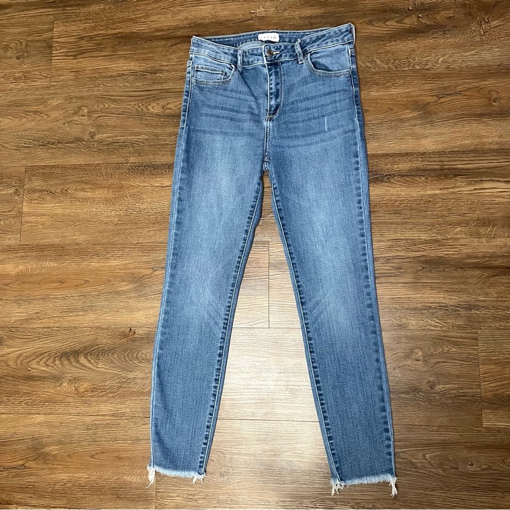 Cello Medium Wash Blue Skinny Jeans size 7